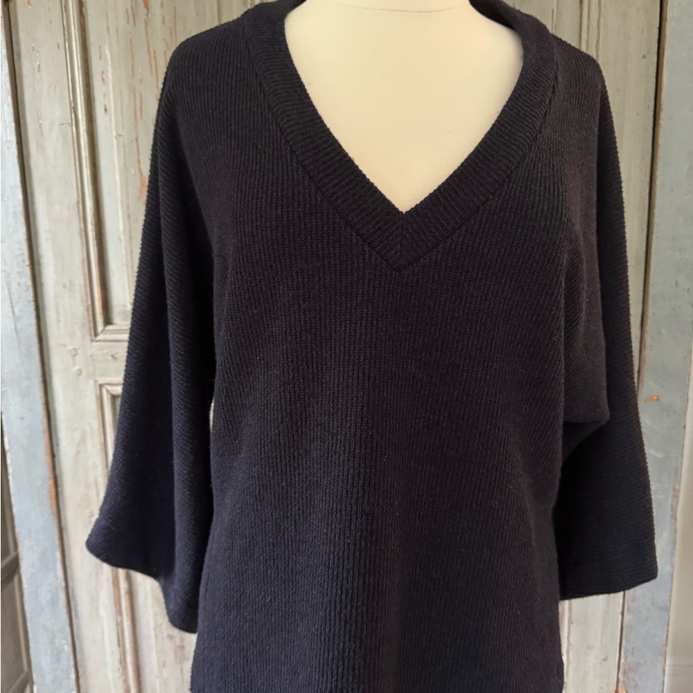 Meg Women's NavyV-Neck Sweater M/L